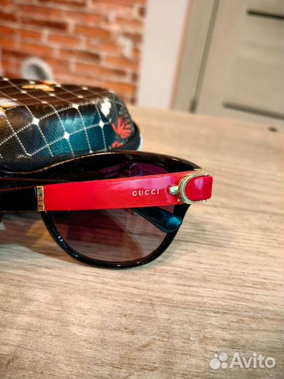 Солнцезащитные очки женские