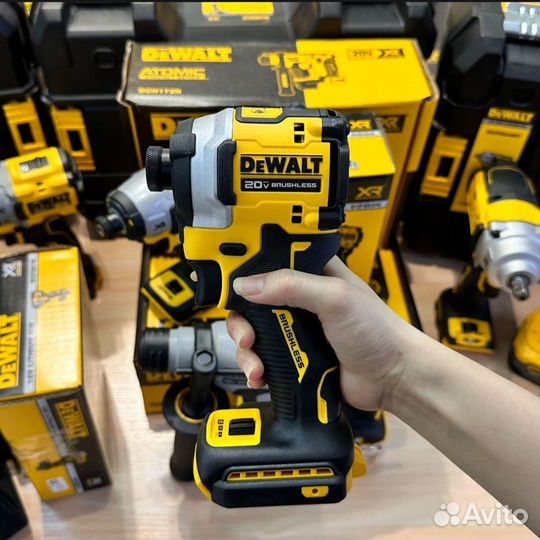 Аккумуляторный винтоверт DeWalt DCF850