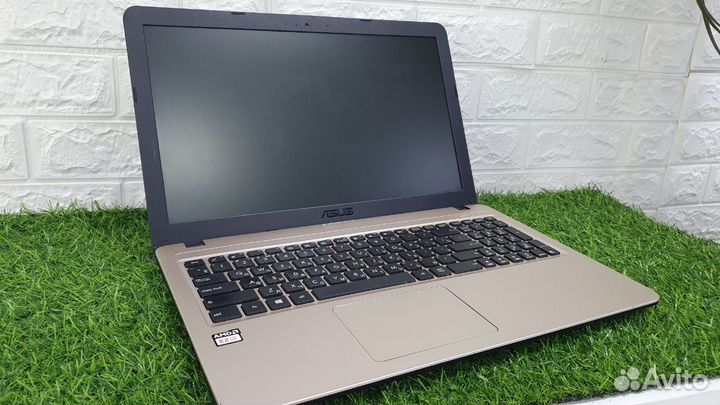 Ноутбук Asus VivoBook X540B 8/500 Гб