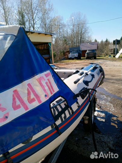 Моторная лодка Yamaran с мотором и прицепом