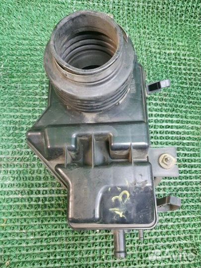 Патрубок воздушного фильтра Nissan Maxima A33