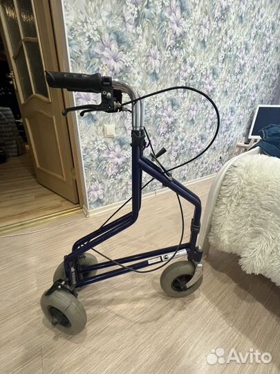 Ходунки для инвалидов на колесах