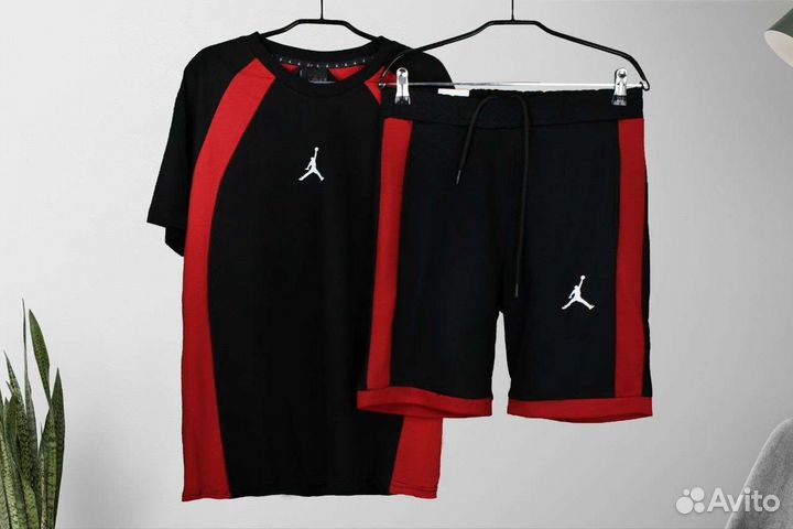 Спортивный костюм Jordan шорты и футболка