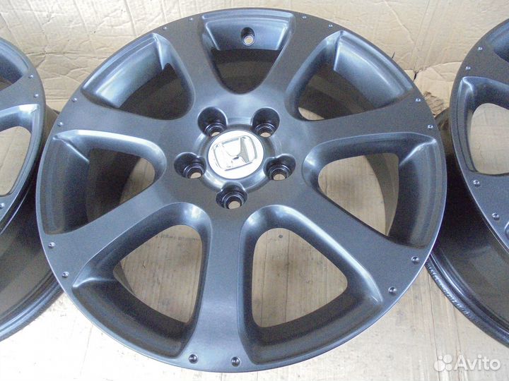 Оригинальные литые диски на Honda CRV 7J R18 ET 50