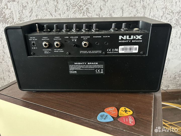 Гитарный комбоусилитель nux mighty space