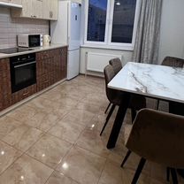 3-к. квартира, 90 м², 16/23 эт.