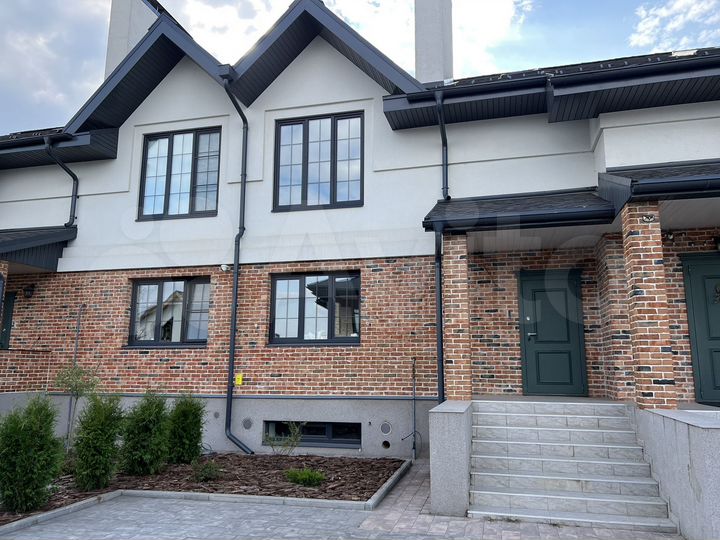 Таунхаус 180 м² на участке 3,7 сот.