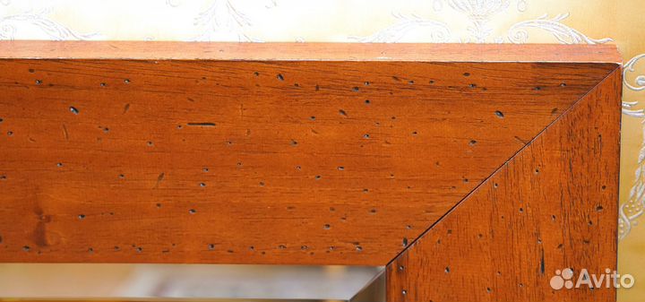 Зеркало настенное в деревянной раме из Италии