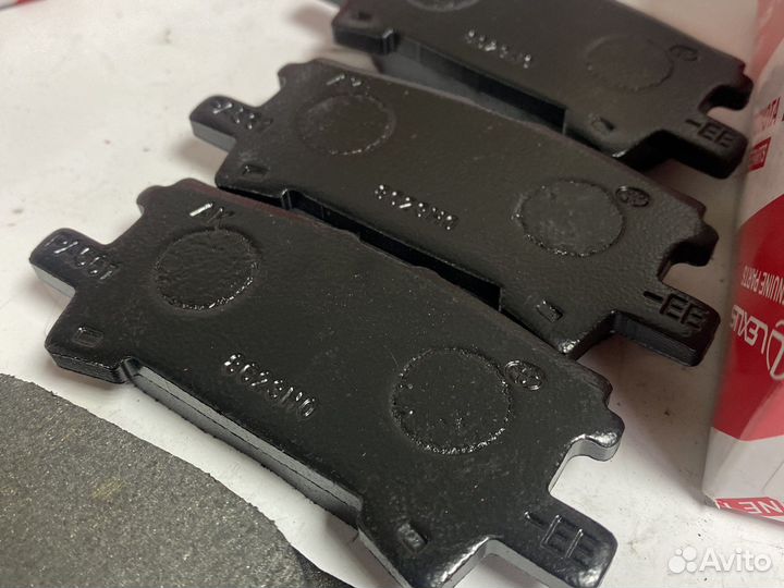 Тормозные колодки задние Lexus RX 300/330/350