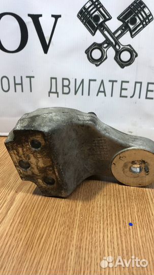 Кронштейн двигателя Kia Stonic 2020 218211G000