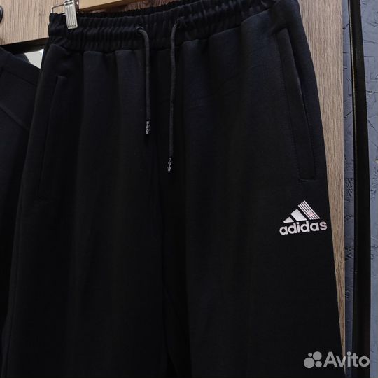 Спортивный костюм adidas