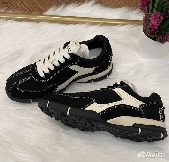 Кроссовки женские 36 размер