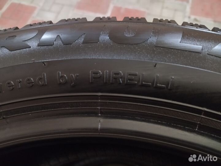 Pirelli Formula Ice 225/55 R18 102T