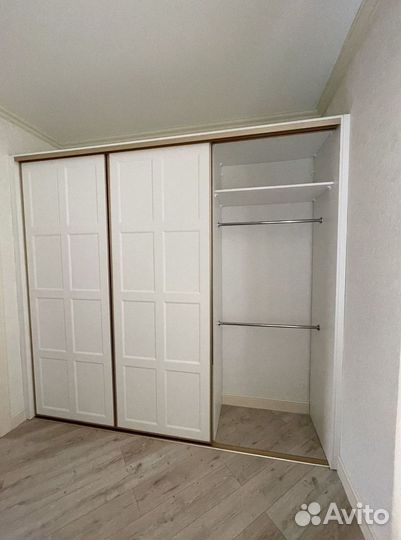 Шкаф в комнату