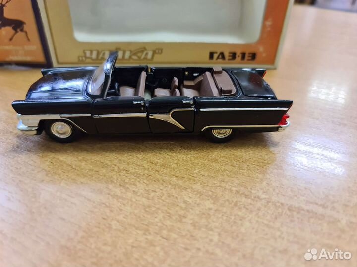 Модель 1:43 Чайка кабриолет