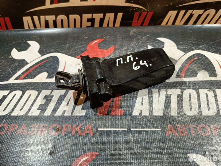 Ограничитель двери передний правый Skoda Rapid