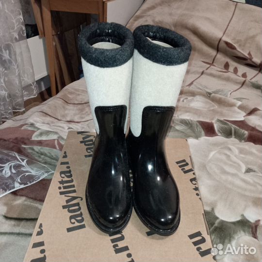 Сапоги резиновые женские 39 размера