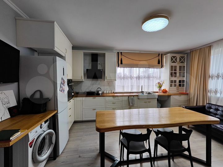 Дом 300 м² на участке 1,5 сот.