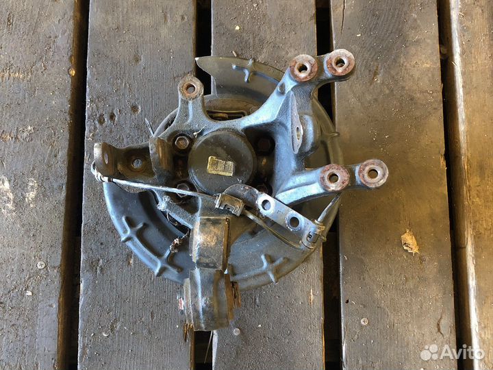 Кулак задний левый 2WD Kia Sportage III. IX35