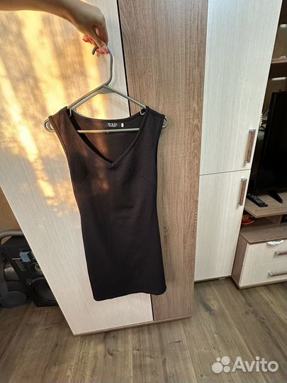 Платье черное