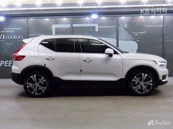 Volvo XC40 2.0 AT, 2022, 31 000 км