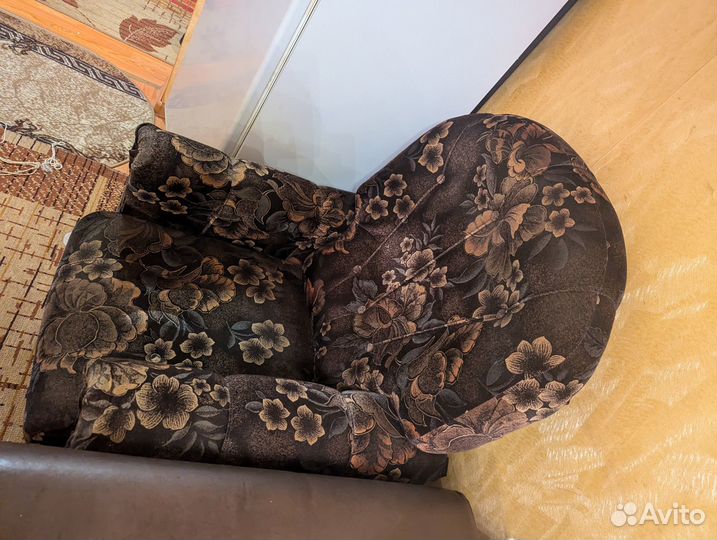 Мягкое кресла в гостиную