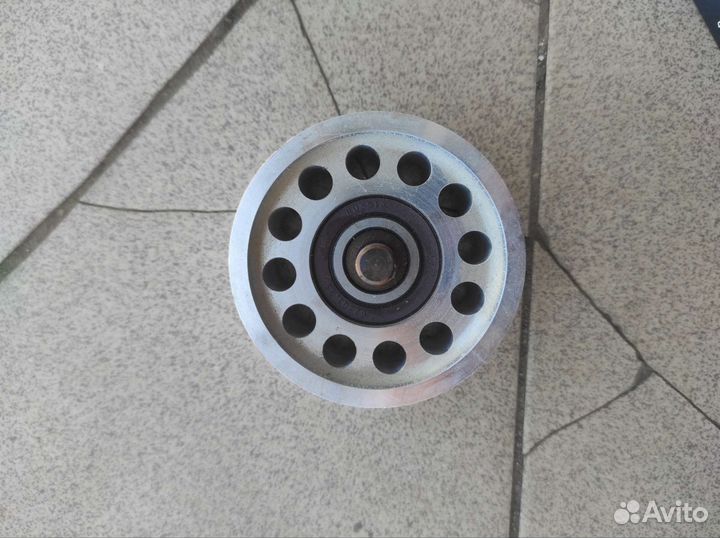 Ролик обводной ремня генератора Крайслер 2.4