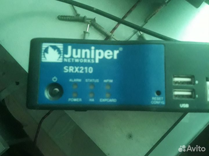 Шлюз безопасности Juniper SRX210BE