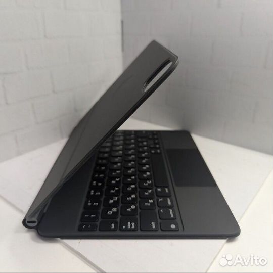Клавиатура Apple Magic Keyboard для iPad Pro 11 (2024)