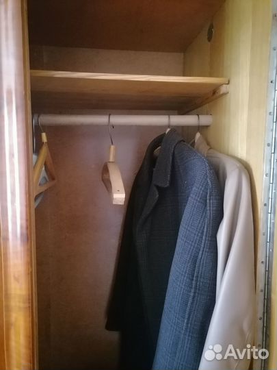 Советский шифоньер трехстворчатый