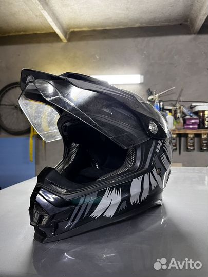 Кроссовый шлем