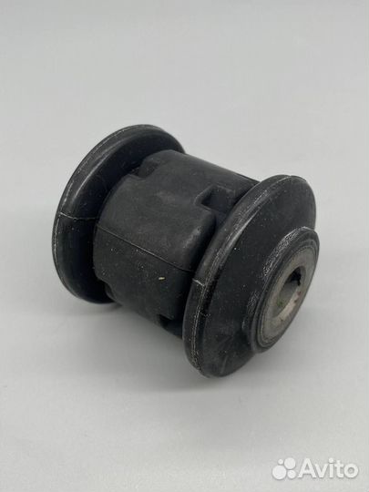 Сайлентблок рычага VAG 1K0407182F