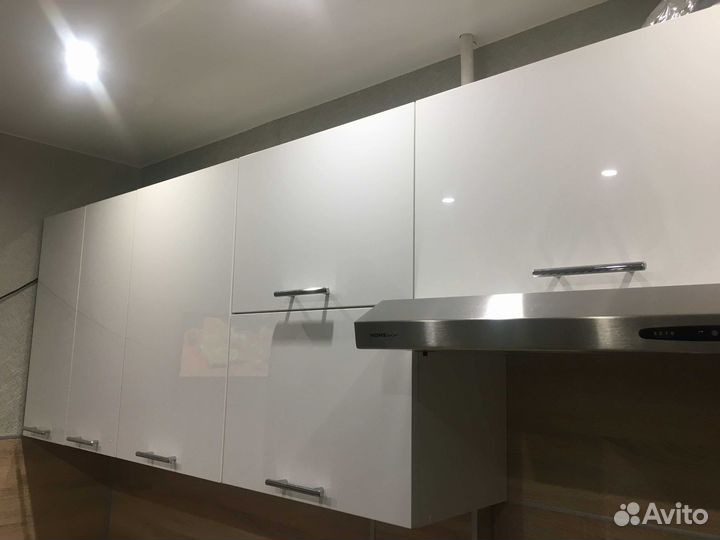 Кухня белый пластик глянец