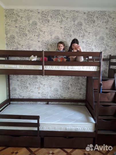 Кровать двухъярусная