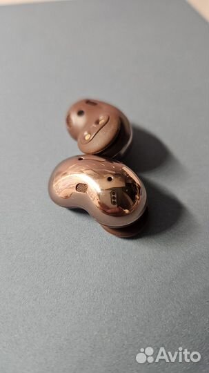 Samsung galaxy buds live правый и левый наушник