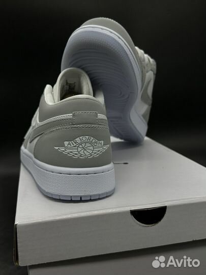 Nike air jordan 1 low wolf grey
