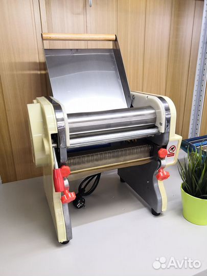 Тестораскатка-лапшерезка настольная