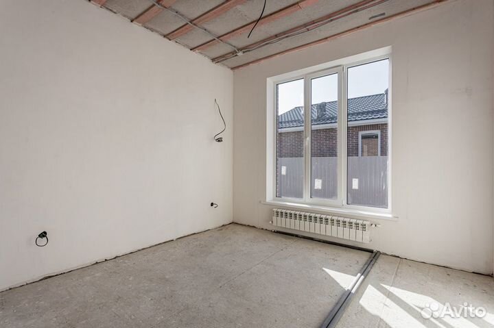 Просторный кирпичный дом. 220 м²