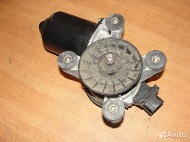 Моторчик трапеции лобового Lexus lx470 2004г