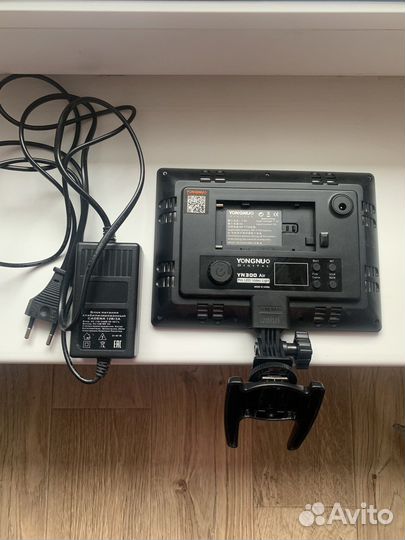 Yongnuo YN-300
