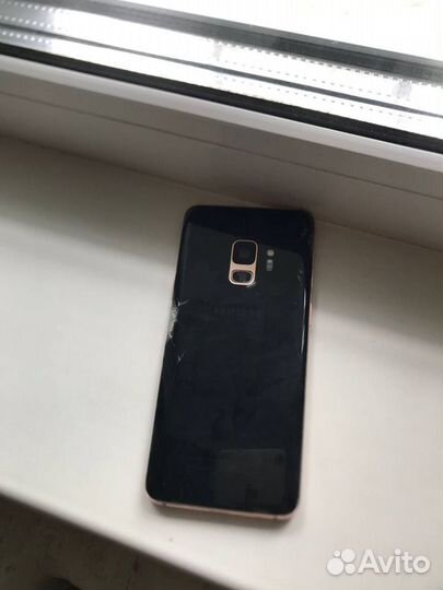 Samsung Galaxy S9, 4/64 ГБ