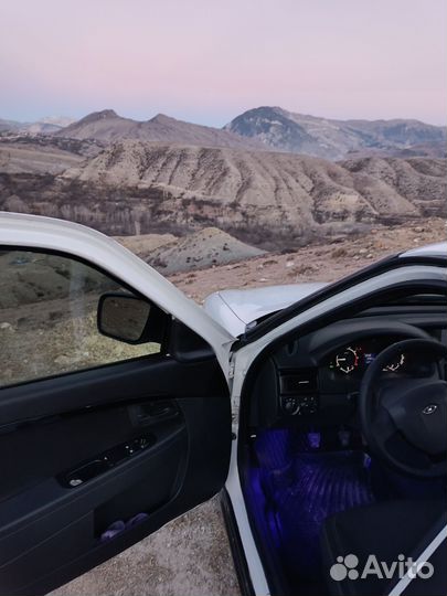 LADA Priora 1.6 МТ, 2016, битый, 220 000 км