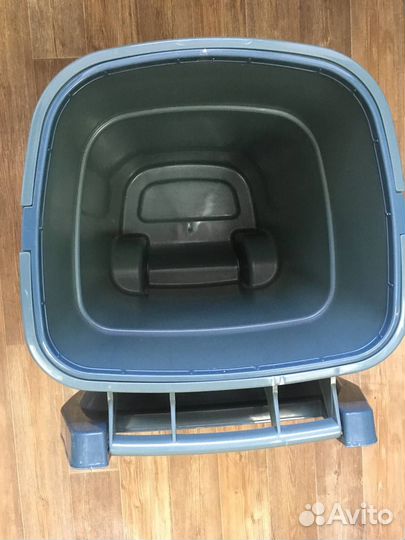 Мусорный бак на колесах с крышкой 65 Литров