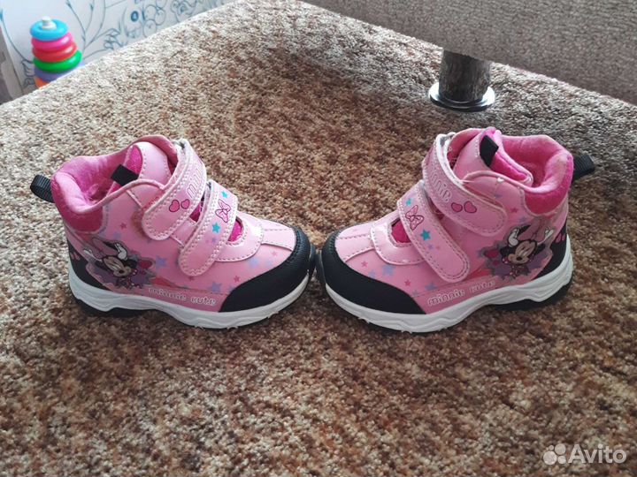 Кроссовки для девочки