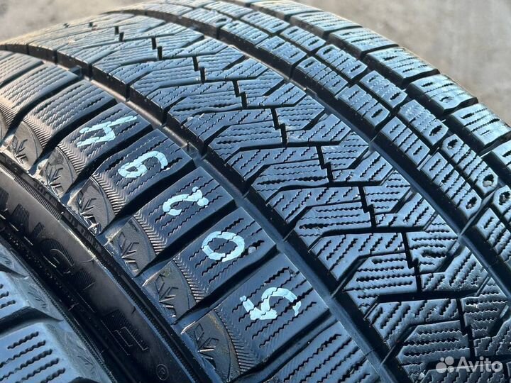 Triangle Snowlink TWT02 235/45 R18 98V