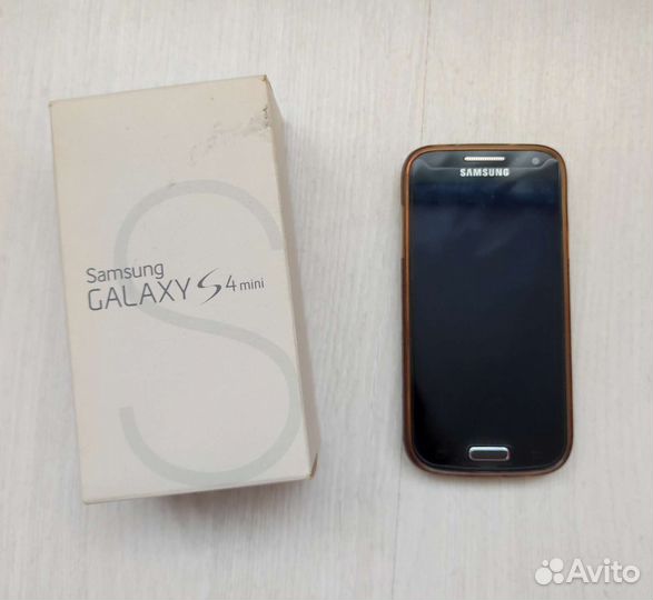 Телефон Samsung S4 mini