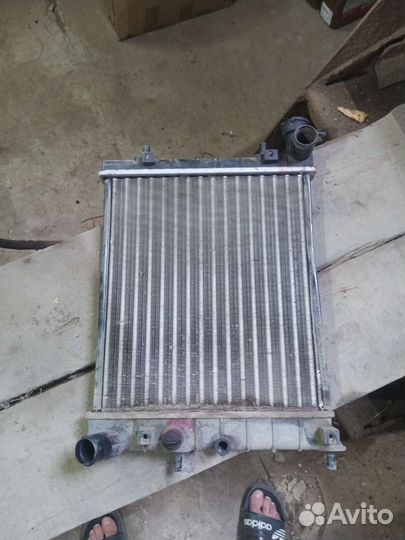 Радиатор охлаждения двигателя