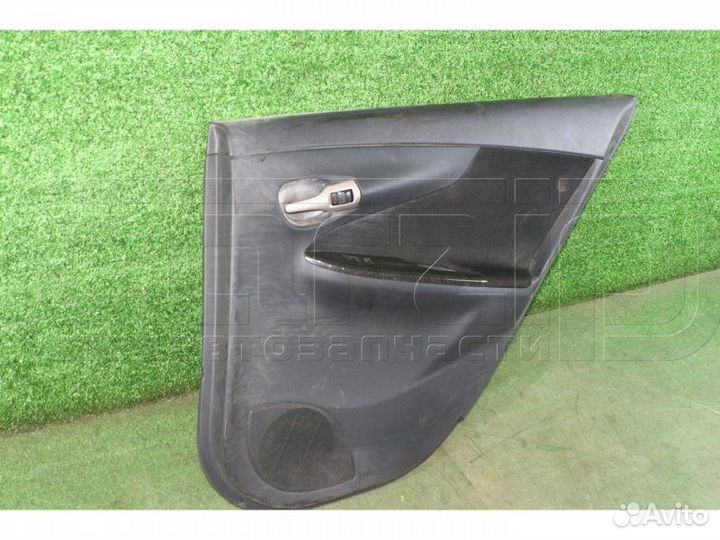 Обшивка двери задняя правая Toyota Corolla Fielder