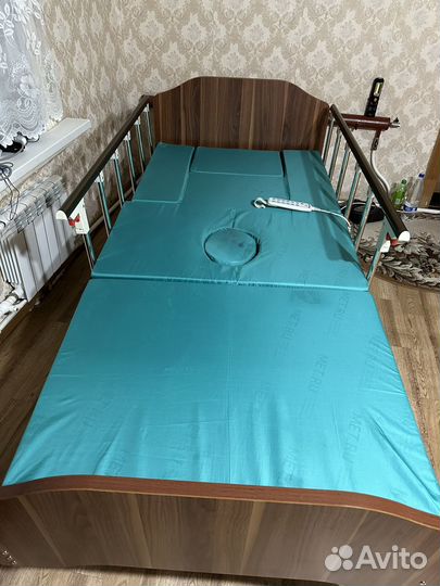 Медицинская кровать для лежачих больных MET revel