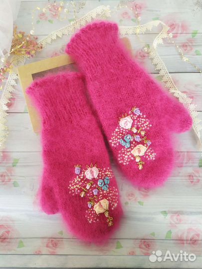Варежки вязаные с вышивкой тёплые и пушистые